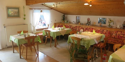 Urlaub auf dem Bauernhof - erreichbar mit: Bahn - Kehrbach (Münichreith-Laimbach) - Frühstücksraum - Gästehaus Elisabeth