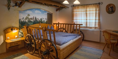 Urlaub auf dem Bauernhof - Wanderwege - Großegg (Göstling an der Ybbs) - Eines unserer gemütlich, rustikalen eingerichtetetn Zimmer - Die Hochrieß