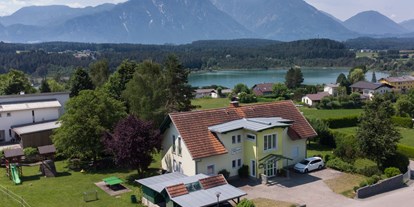 Urlaub auf dem Bauernhof - Schwimmmöglichkeit: Badesee - Österreich - Ansicht der Unterkunft aus der Vogelperspektive  - Ferienwohnungen Starmuz