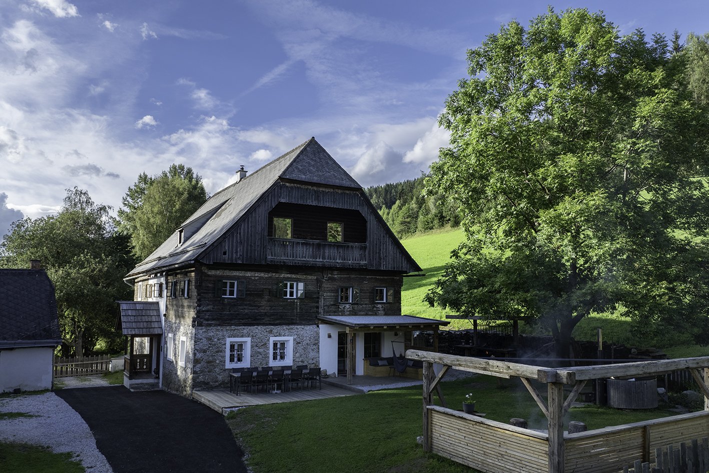 Ferien Bauernhof - Bauernhaus mit Lagerfeuerstelle und Terrasse  - Adelwöhrer Bauernhaus