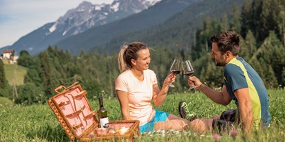 Urlaub auf dem Bauernhof - ideal für: Sportler - Toblach - Ein gemütliches Picknick sorgt für Zweisamkeit - Stembergerhof
