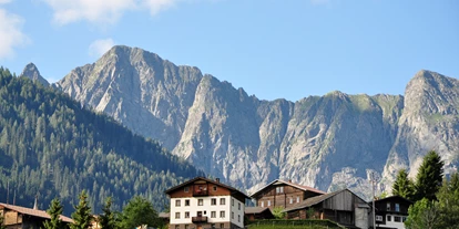 Urlaub auf dem Bauernhof - Umgebung: Urlaub in den Wäldern - Kleinbergl - Ausblick vom Balkon aus auf die Karnischen Alpen - Stembergerhof