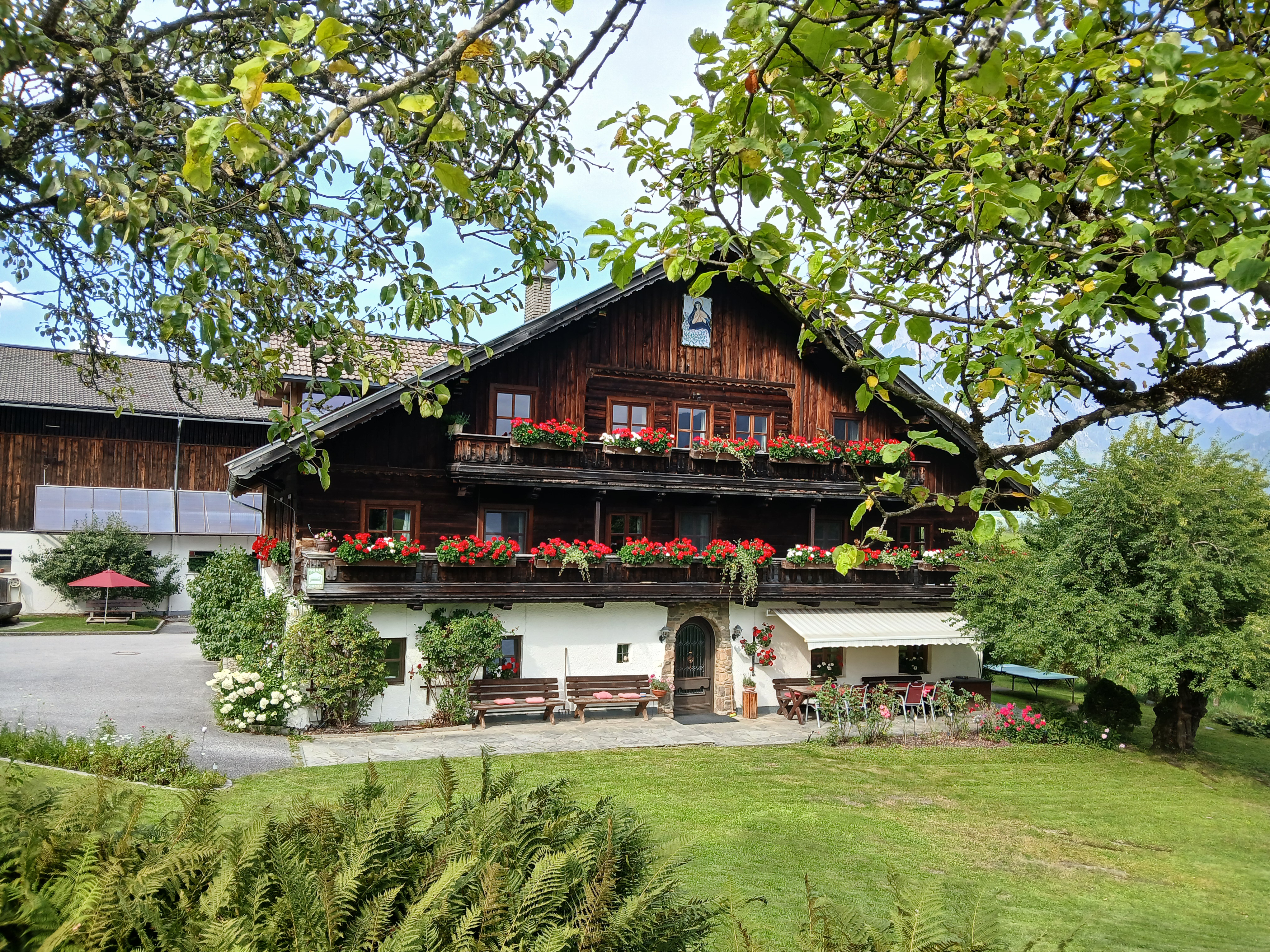Ferien Bauernhof - Hausansicht vorne - Hinterburghof