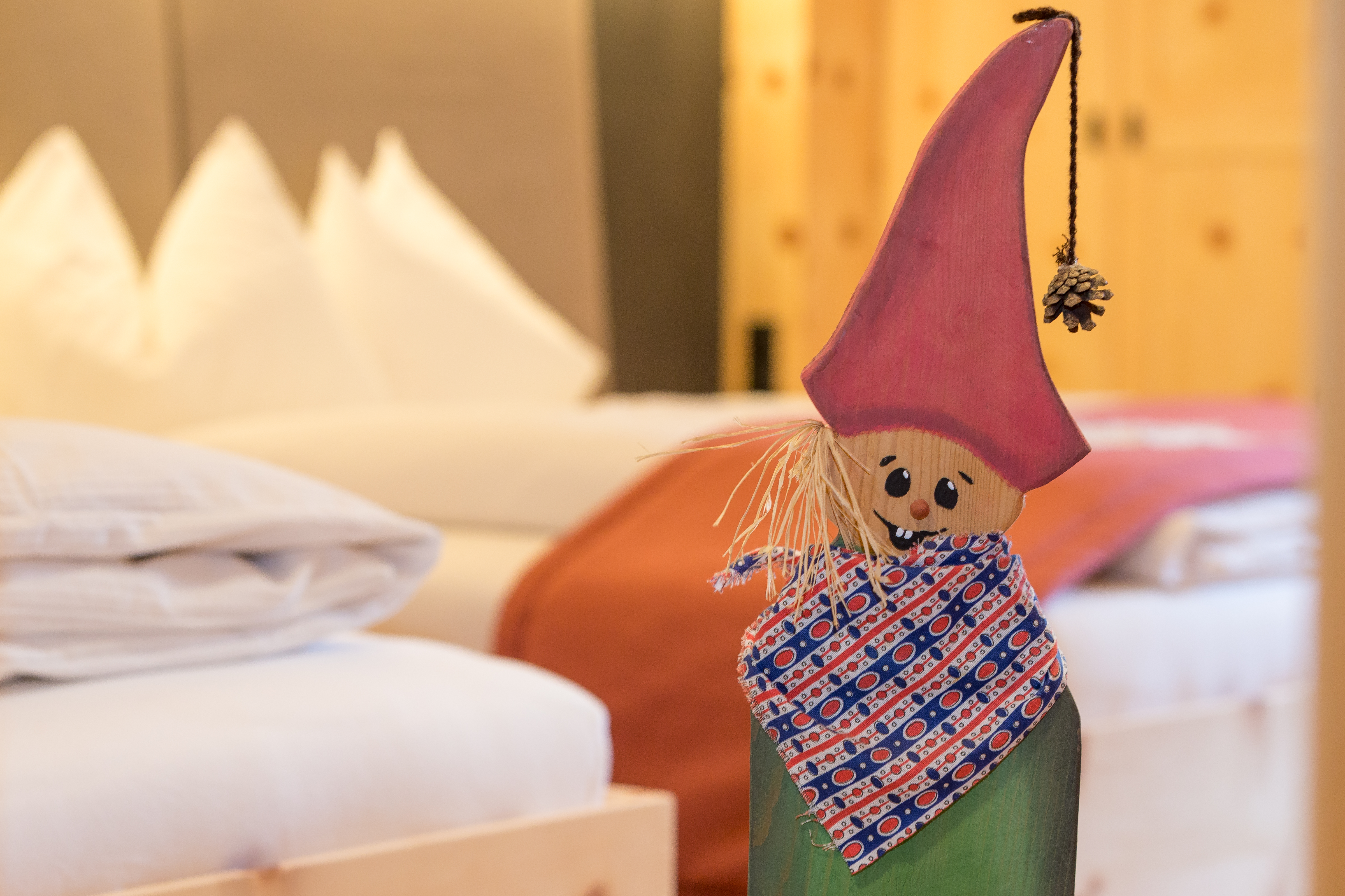 Ferien Bauernhof - Detailaufnahme Schlafzimmer Ferienwohnung Zirm  - Zirm