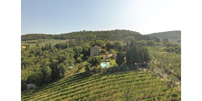 vacation on the farm - Terricciola - Das Bauernhaus ist von Weinbergen, Olivenhainen und Wäldern umgeben. Eine Oase der Ruhe. - Agriturismo La Tinaia