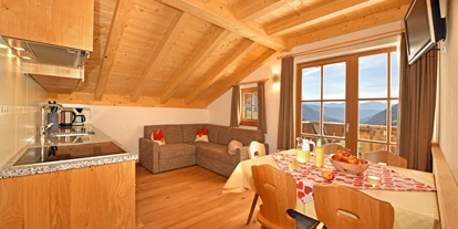 wakacje na farmie - Terrasse oder Balkon am Zimmer - Sand in Taufers - Wohnküche Ferienwohnung Dolomitenblick - Feldererhof