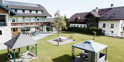 počitnice na kmetiji - Schwimmmöglichkeit: Badesee - Taching am See - Garten mit Laube, Sandkasten, Tischtennistisch - Pension Fischerhof
