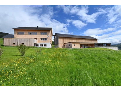 Urlaub auf dem Bauernhof - Viel Grün und die ruhige Lage laden zum Energie tanken ein! - Ferienhof Landerleben