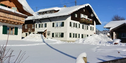 Urlaub auf dem Bauernhof - Schwimmen - Sulzberg (Landkreis Oberallgäu) - Veiter-Hof im Winter - Veiter-Hof