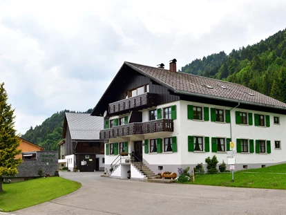 Urlaub auf dem Bauernhof - Fahrzeuge: Balkenmäher - Haldenwang (Landkreis Oberallgäu) - Ferienhof Sonne