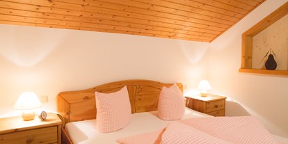 Urlaub auf dem Bauernhof - Wanderwege - Niederösterreich - Schlafzimmer FeWo Bamwiesn - Biohof Lueg