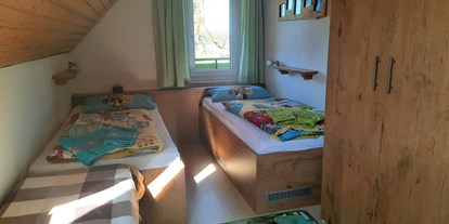 Urlaub auf dem Bauernhof - Fernseher am Zimmer - Möggers - Ferienwohnung "Linde" Kinderzimmer - Mockenhof