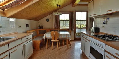 vacanza in fattoria - Terrasse oder Balkon am Zimmer - Missen-Wilhams - Ferienwohnung "Kleeblatt" Küche - Mockenhof