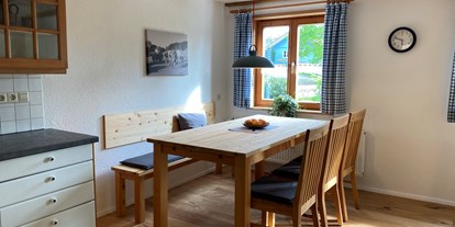 Urlaub auf dem Bauernhof - ideal für: Familien - Allgäu - Bauernstüble - Essbereich - Ferienhof Sinz