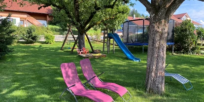 wakacje na farmie - Art der Unterkunft: Ferienwohnung - Möggers - Garten mit Spielplatz und Liegewiese - Ferienhof Sinz