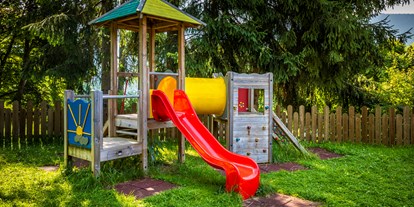 Urlaub auf dem Bauernhof - Vorderschneeberg - wunderbarer Spielplatz direkt vorm Haus - MILLINGHOF