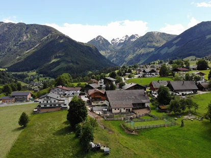 Urlaub auf dem Bauernhof - Premium-Höfe ✓ - Steuer - Ausblick vom Hof in die Berge der Dachstein Tauernregion. - Abelhof