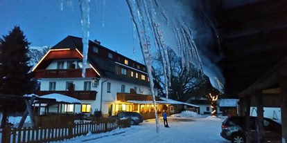 Urlaub auf dem Bauernhof - Terrasse oder Balkon am Zimmer - Schöder - Pürcherhof im Winter - Pürcherhof