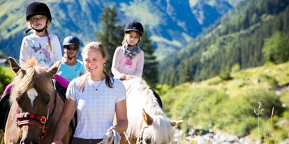 Urlaub auf dem Bauernhof - Tirol - Kinderreiten - Apartpension Almhof - Reithof Pitztal