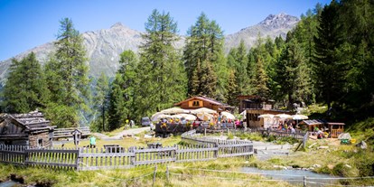 Urlaub auf dem Bauernhof - Brötchenservice - Tirol - Tiefental Alm - Apartpension Almhof - Reithof Pitztal