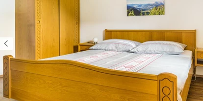 Urlaub auf dem Bauernhof - ideal für: Pärchen - Obsmarkt - Schlafzimmer für 2 Personen im Appartement - Alpen Appartements Oberlehengut HIDEAWAY