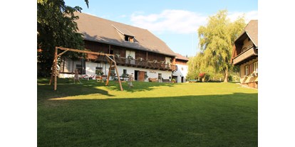 Urlaub auf dem Bauernhof - Tiere am Hof: Hasen - Würflach - Hofbereich - Bauernhof Hönigshof - Familie Kerschenbauer