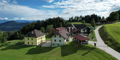 Urlaub auf dem Bauernhof - Mithilfe beim: Tiere pflegen - Unterzmöln - ERLEBNISBAUERNHOF Steinerhof in Kärnten