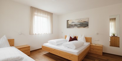 Urlaub auf dem Bauernhof - ideal für: Familien - PLZ 6275 (Österreich) - Schlafzimmer Fichte - Untermairhof