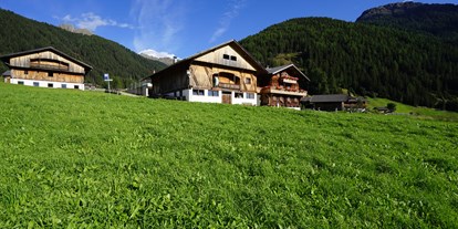 Urlaub auf dem Bauernhof - ideal für: Genuss - Hollersbach im Pinzgau - Unser Hof liegt umgeben von grünen Wiesen auf einer Höhe von 1.460 Metern im kleinen Bergdorf St. Magdalena. Der Ort befindet sich am Ende des Gsiesertales und ist umgeben von einer traumhaften Berglandschaft. Die Deferegger Alpen und die Ausläufer der Rieserfernergruppe rahmen das reizvolle Alpental ein, herrliche Wanderwege in die Bergwelt beginnen direkt an unserem Hof. - Unterhabererhof