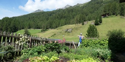 vacanza in fattoria - Mithilfe beim: Tiere pflegen - Trentino-Alto Adige - In unserem Bauerngarten wachsen Kräuter, Gemüse und Beeren - Oberhof