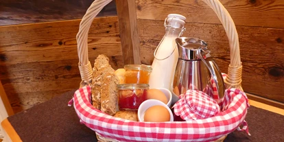 Urlaub auf dem Bauernhof - Verleih: Rodel - Göriach (Virgen) - Hofeigene Produkte im Frühstückskorb - Oberhof