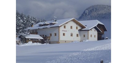 Urlaub auf dem Bauernhof - Mithilfe beim: Melken - Südtirol - Hof im Winter - Schgagulerhof