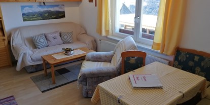 vacanza in fattoria - ideal für: Familien - Stiria - Ferienwohnung 3,Wohnzimmer mit Küche  - Bergbauernhof Rami 