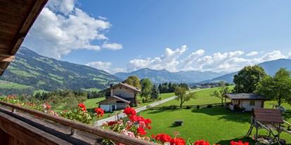 Urlaub auf dem Bauernhof - Art der Landwirtschaft: Milchbauernhof - PLZ 6275 (Österreich) - Balkonausblick in die wunderschöne Kitzbühler Bergwelt - Erbhof "Achrainer-Moosen"
