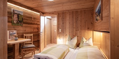 Urlaub auf dem Bauernhof - Art der Unterkunft: Appartement - Schlafzimmer 2 - FeWo Alpenrose
2 Bett-Variante - Erbhof "Achrainer-Moosen"