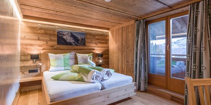Urlaub auf dem Bauernhof - ideal für: Pärchen - Tiroler Unterland - Schlafzimmer 1 - FeWo "Hohe Salve" - Erbhof "Achrainer-Moosen"