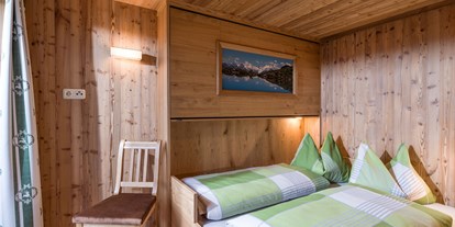Urlaub auf dem Bauernhof - Jahreszeit: Winter-Urlaub - Schlafzimmer 2 - FeWo "Hohe Salve"
- 2 Bett Variante - Erbhof "Achrainer-Moosen"