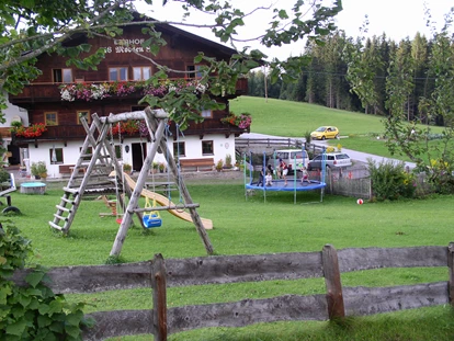 wakacje na farmie - Tiere am Hof: Hühner - Fügenberg - Viel Platz zum Spielen und Genießen direkt am Haus - Erbhof "Achrainer-Moosen"