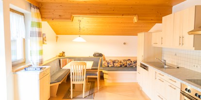 Urlaub auf dem Bauernhof - ideal für: Ruhesuchende - Weer - Wohnküche Appartement Edelweiß - Wermenerhof