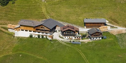 vacanza in fattoria - Umgebung: Urlaub in den Bergen - Hohe Tauern - Luftbild vom Wachtlerhof - Bauernhof Wachtlerhof