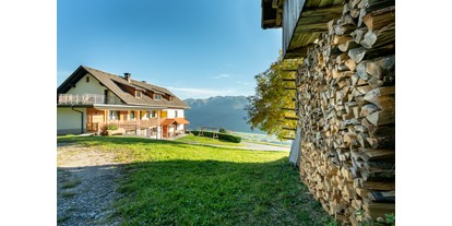 vacanza in fattoria - begehbarer Heuboden - malerisch liegt der Hauserhof im Herzen der Gailtaler Alpen - Hauserhof am Goldberg