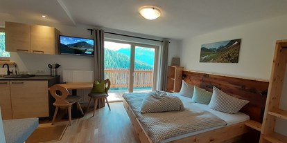 Urlaub auf dem Bauernhof - ideal für: Pärchen - Wald (Arzl im Pitztal) - Appartement Tessadina - Bio und Reiterhof der Veitenhof