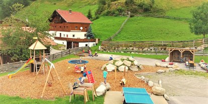 Urlaub auf dem Bauernhof - ideal für: Pärchen - Holzgau - Kinderspielplatz am Veitenhof - Bio und Reiterhof der Veitenhof
