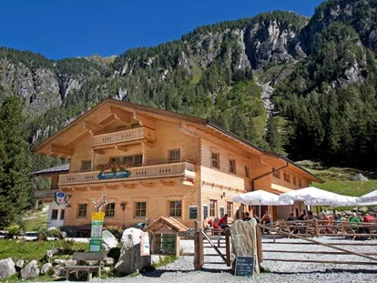 Urlaub auf dem Bauernhof - Traktor fahren - Steinbach (Bruck an der Großglocknerstraße) - Außenansicht - Enzianhütte