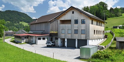 Urlaub auf dem Bauernhof - Fahrzeuge: Mähwerk - Hinterhornbach - Ausblickhof außen Ansicht - Ausblickhof