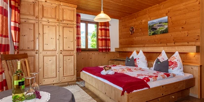 Urlaub auf dem Bauernhof - Umgebung: Urlaub in den Wäldern - Wallingwinkl - Doppelzimmer FW Biberg - Josef und Christine Stöckl