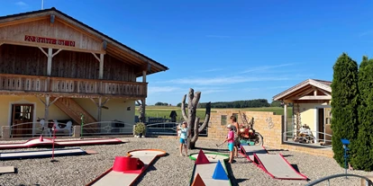 počitnice na kmetiji - Schwimmmöglichkeit: Badesee - Taching am See - Haus eigenen Minigolf  - Reiherhof