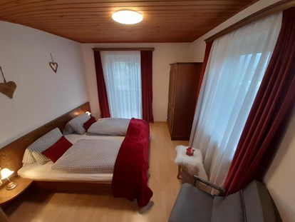Urlaub auf dem Bauernhof - Umgebung: Urlaub in Stadtnähe - Alm (Faistenau) - Schlafzimmer - Schnell Palfengut