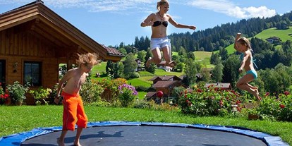 Urlaub auf dem Bauernhof - Tiere am Hof: Pferde - Salzburger Sportwelt - Familie Herzgsell Zauchtalerhof