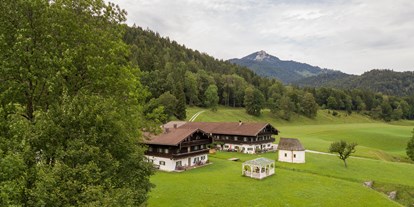Urlaub auf dem Bauernhof - Mithilfe beim: Tiere füttern - Reith im Alpbachtal - Bio-Bergbauernhof Trojerhof